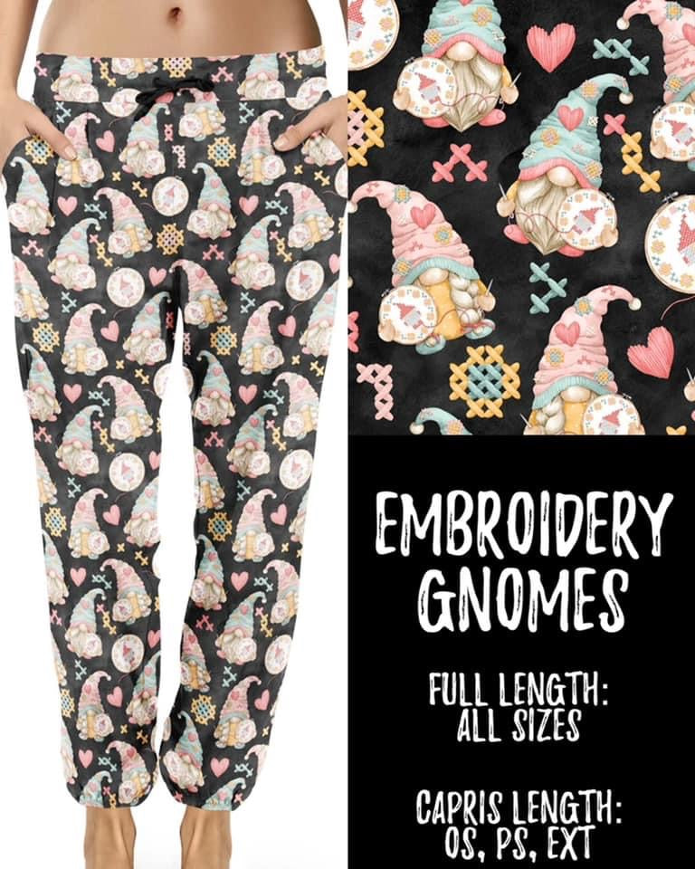 EMBROIDERY GNOMES LEGGINGS, CAPRIS